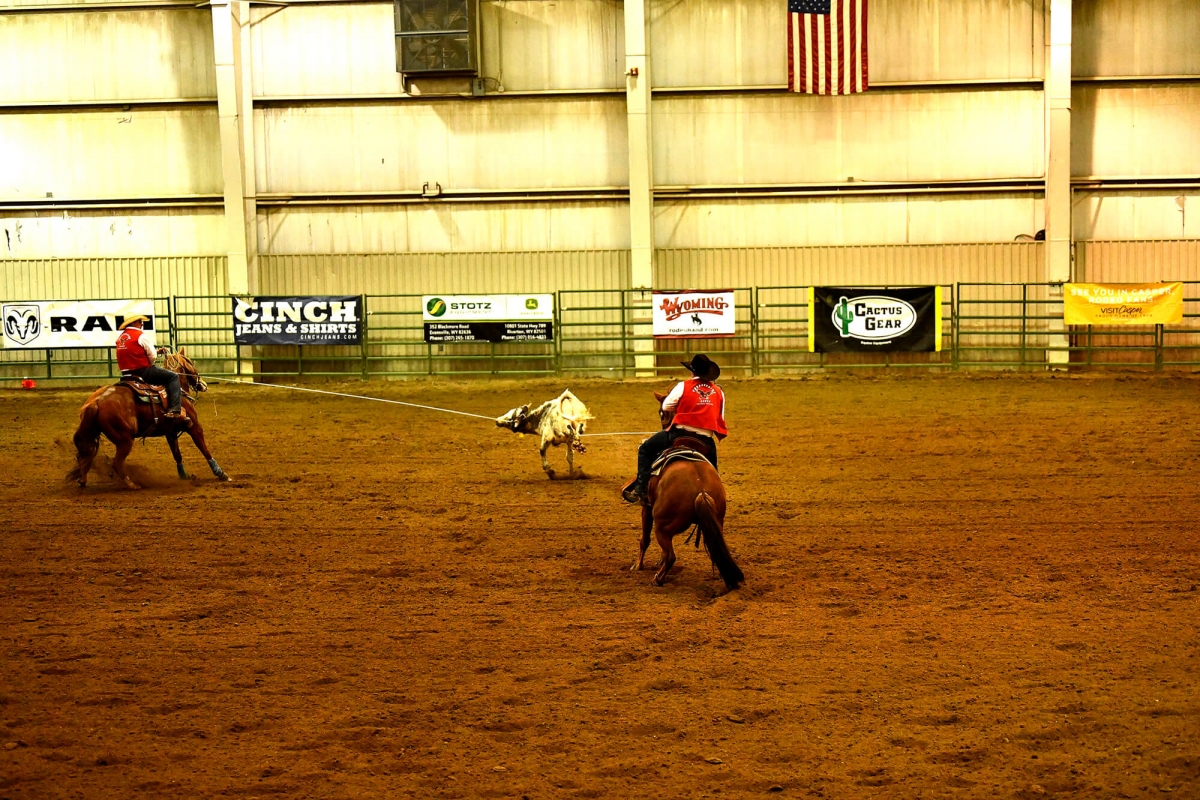 Photo of Casper College team ropers Wade Monnens and Owen Wahlert.