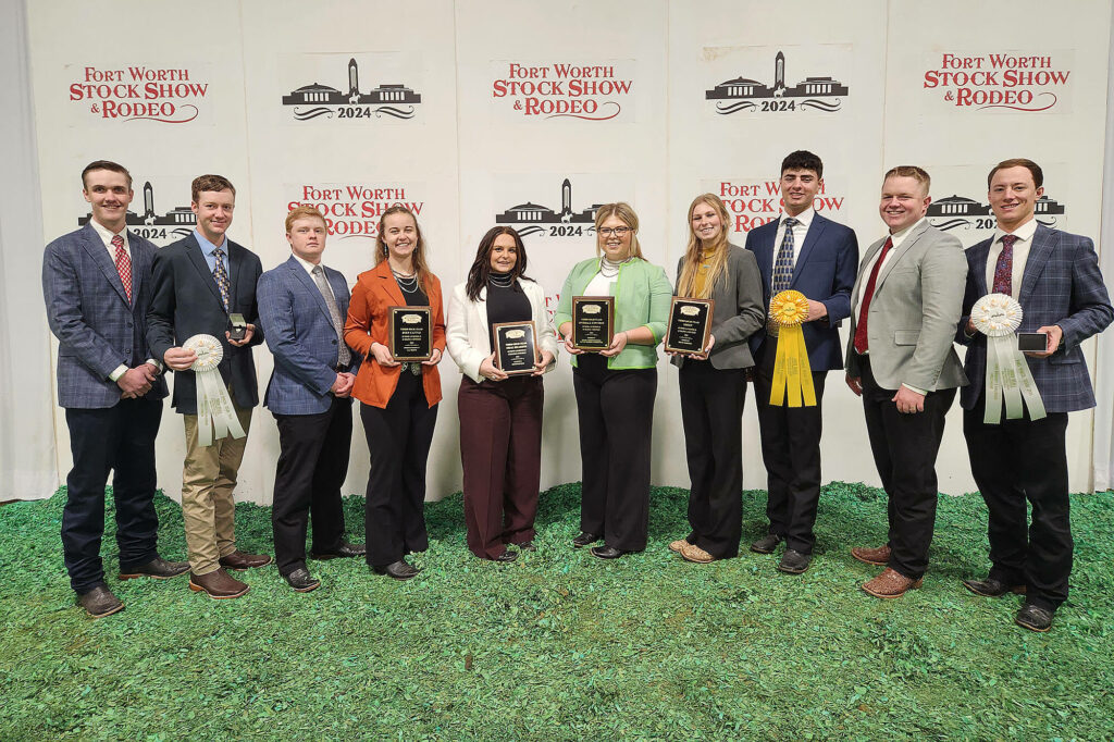 Photo of students at Fort Worth Livestock Show.