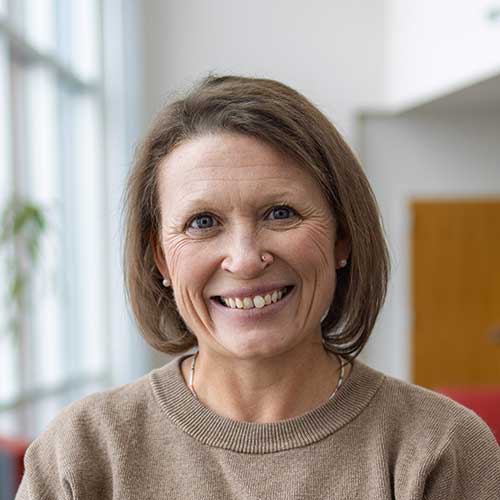 Heather Mangan Headshot