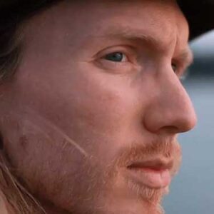 Kai Carlson-Wee headshot