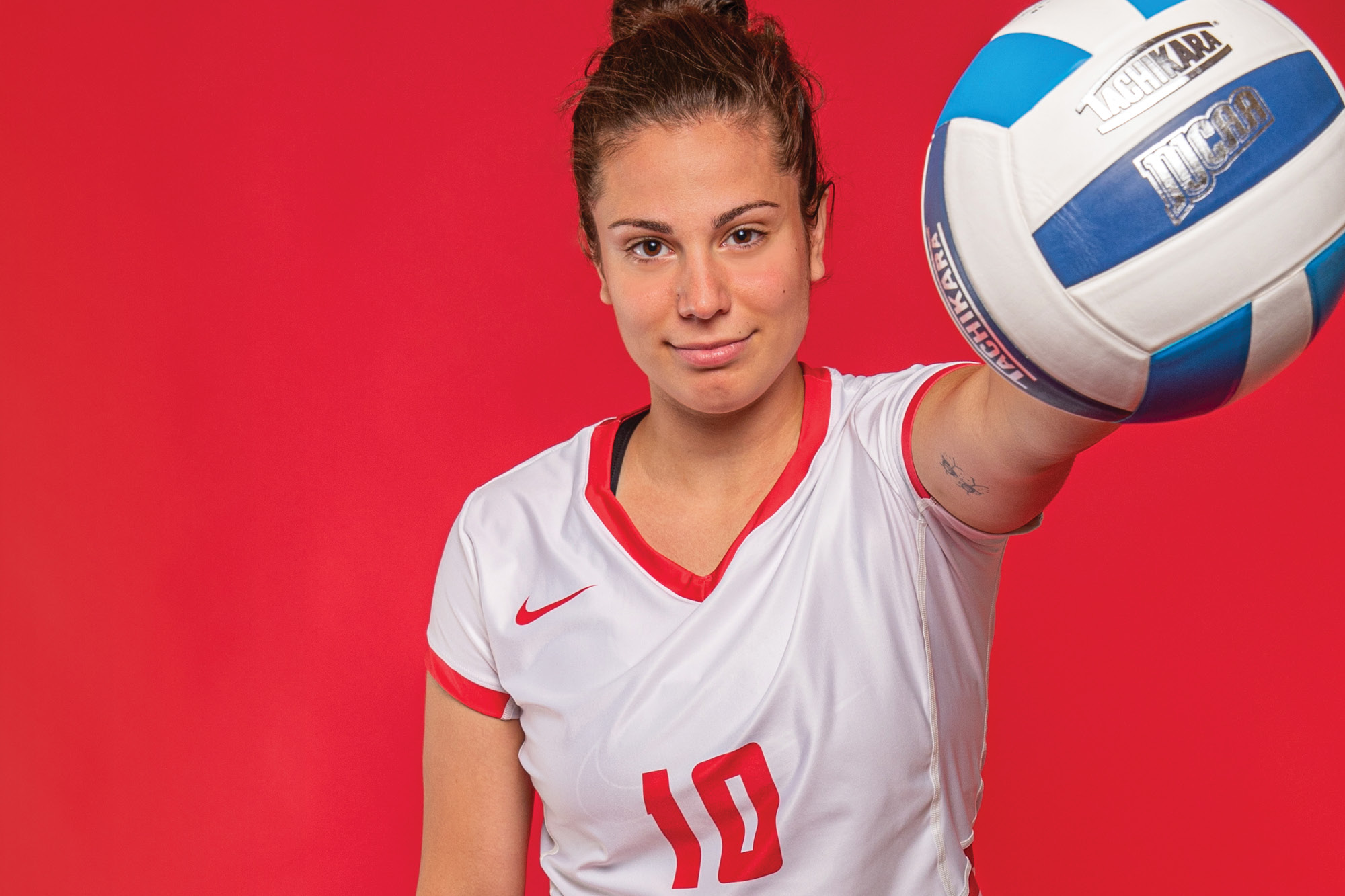 Photo of Casper College volleyball player Jovana Jeremic holding a volleyball